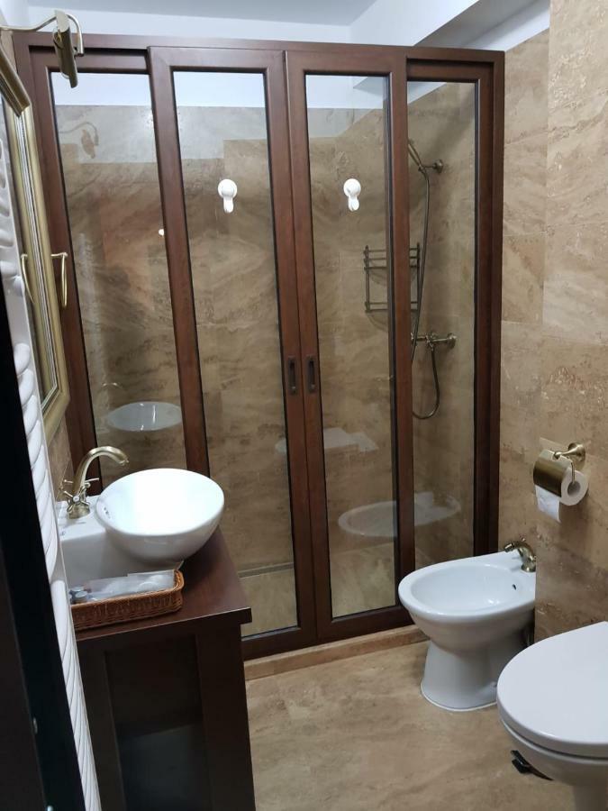 Apartament 2 Camere Ultracentral Râmnicu Vâlcea エクステリア 写真
