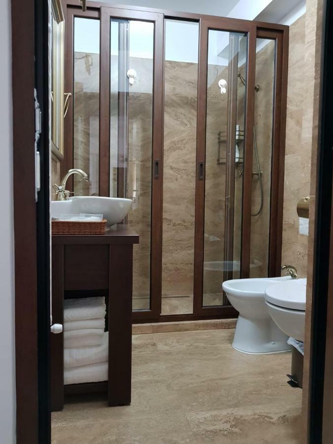 Apartament 2 Camere Ultracentral Râmnicu Vâlcea エクステリア 写真