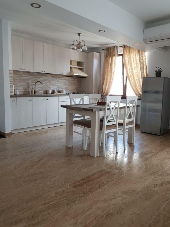 Apartament 2 Camere Ultracentral Râmnicu Vâlcea エクステリア 写真