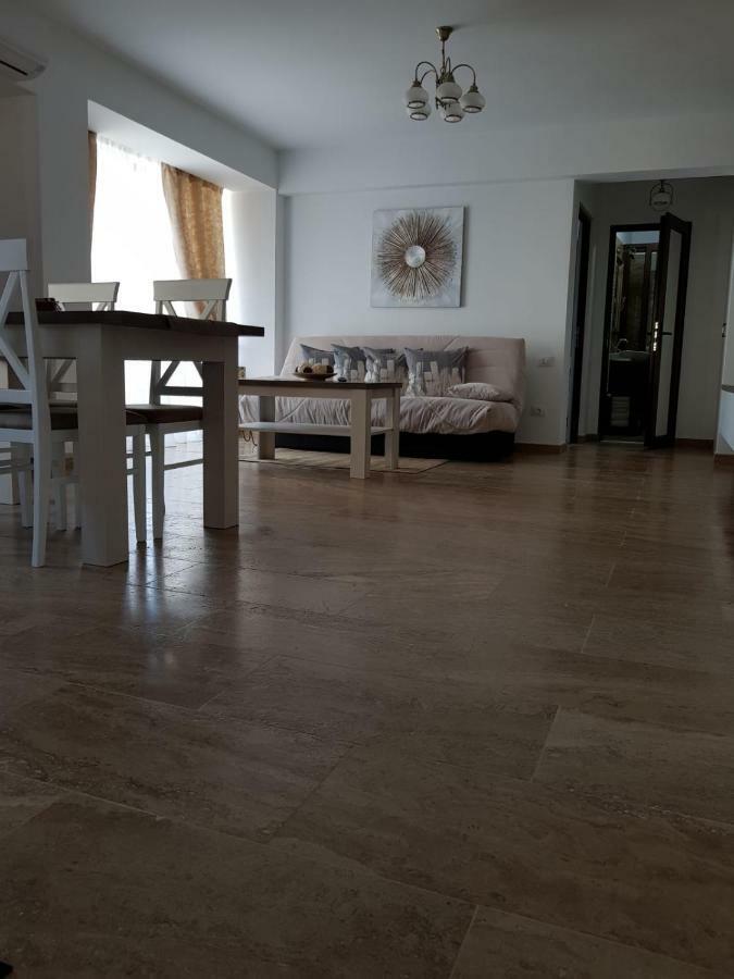 Apartament 2 Camere Ultracentral Râmnicu Vâlcea エクステリア 写真